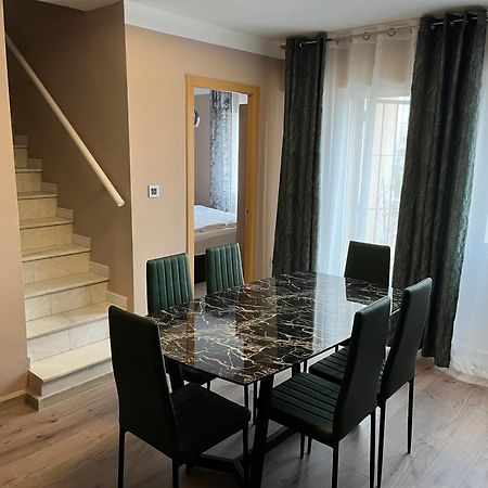 Villa Nadiya App Pool, Parking Торевиеха Екстериор снимка