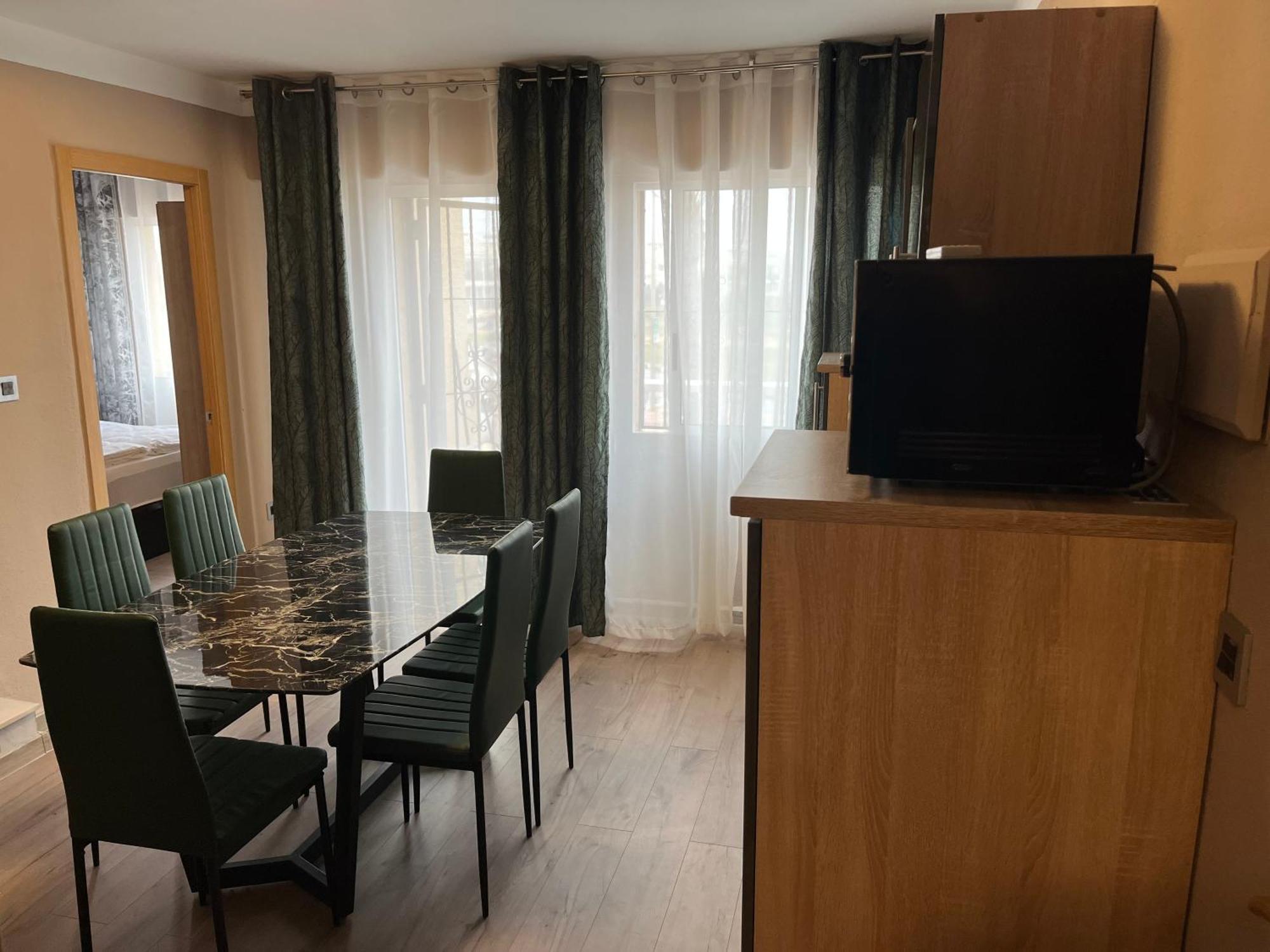 Villa Nadiya App Pool, Parking Торевиеха Екстериор снимка