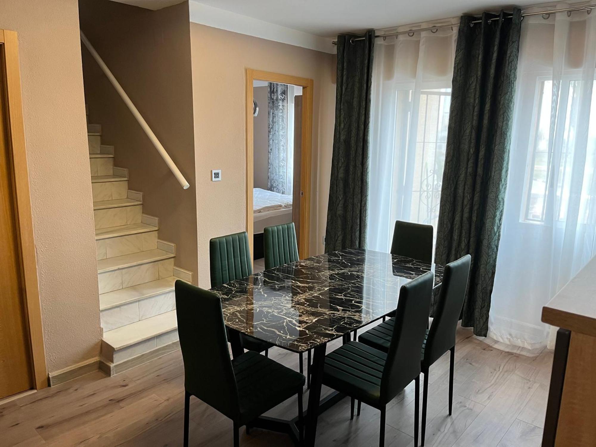 Villa Nadiya App Pool, Parking Торевиеха Екстериор снимка